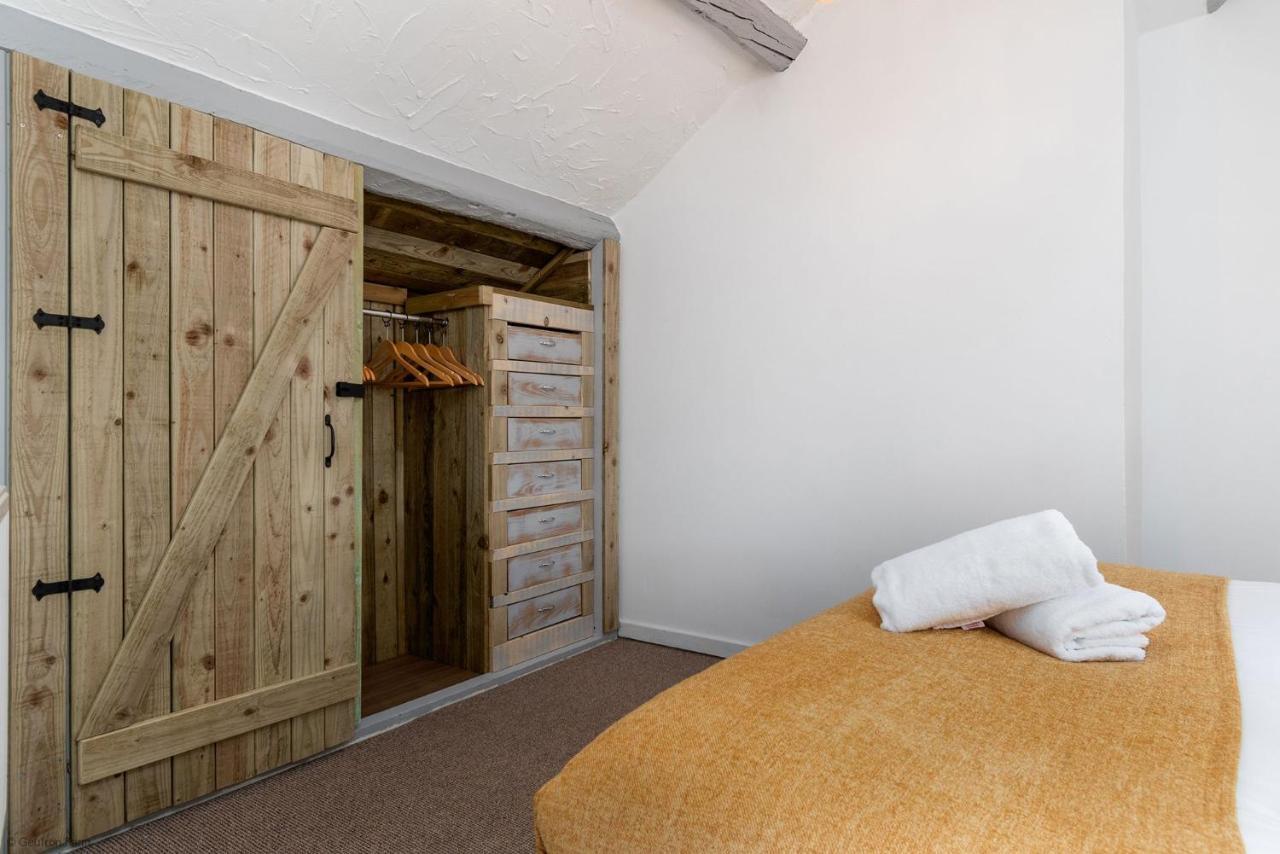Farmhouse & Cottage At Geufron Farm - Dog Friendly Bryn-crug Exteriör bild